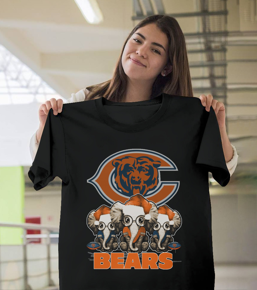 CHICAGO BEARS Christmas Elephants with Santa Hats T-Shirt