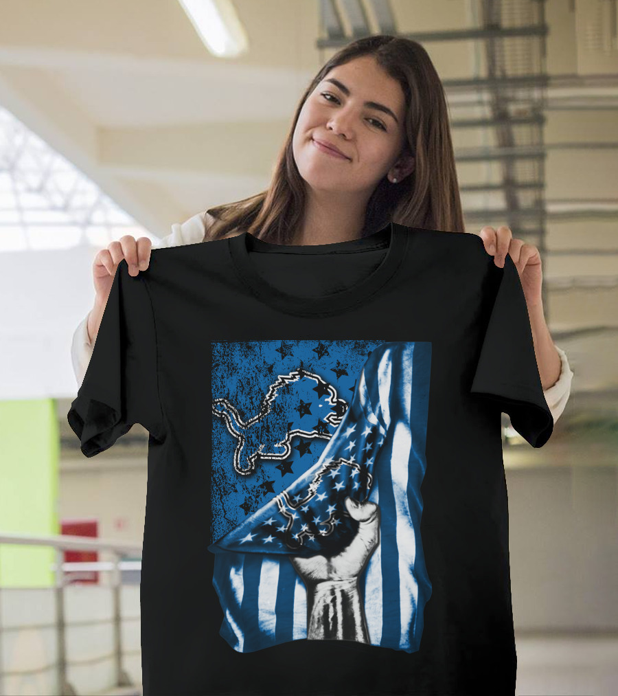 DETROIT LIONS American Flag Fist T-Shirt