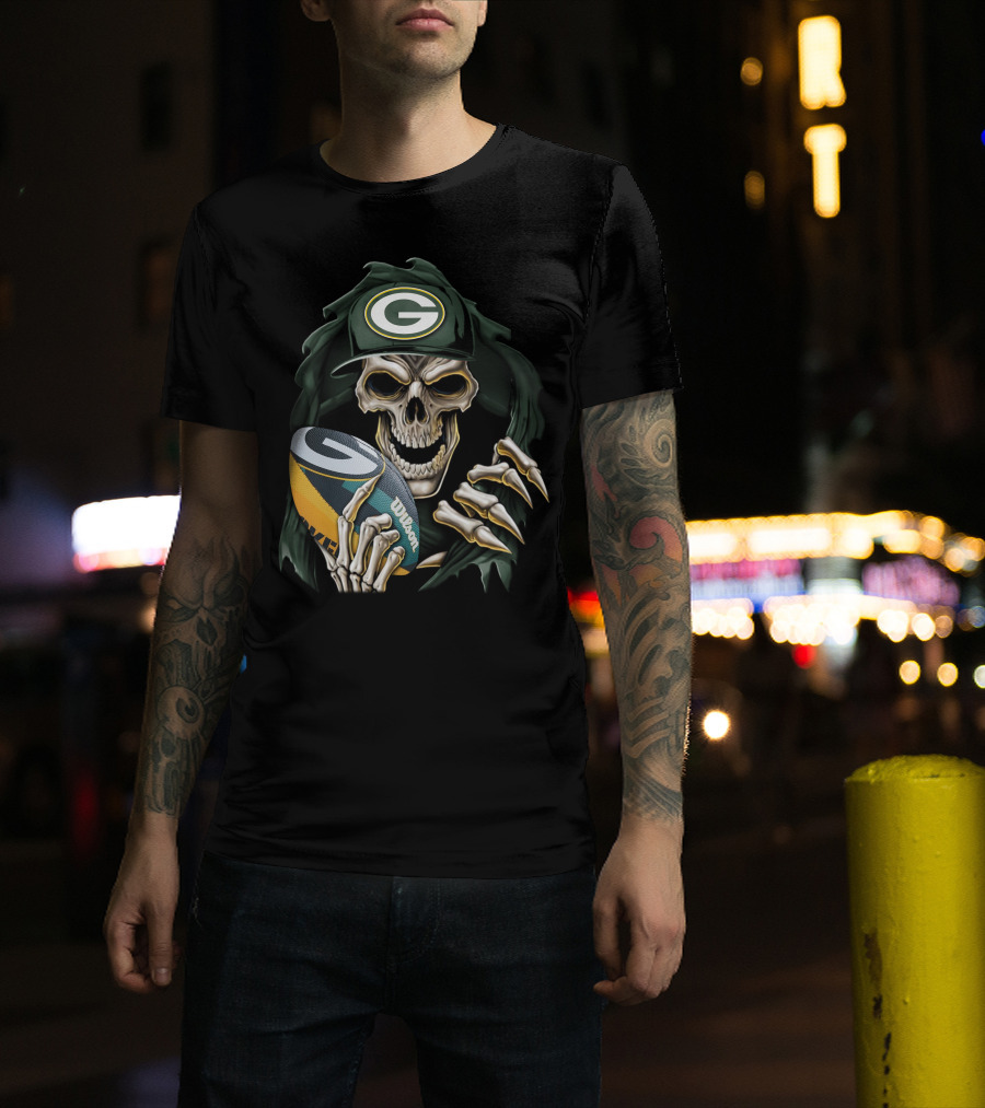 Skull Holding Wilson Football Green Bay Packers T-Shirt