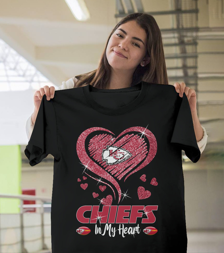 Kansas City Chiefs Love Glitter Heart Sparkle T-Shirt