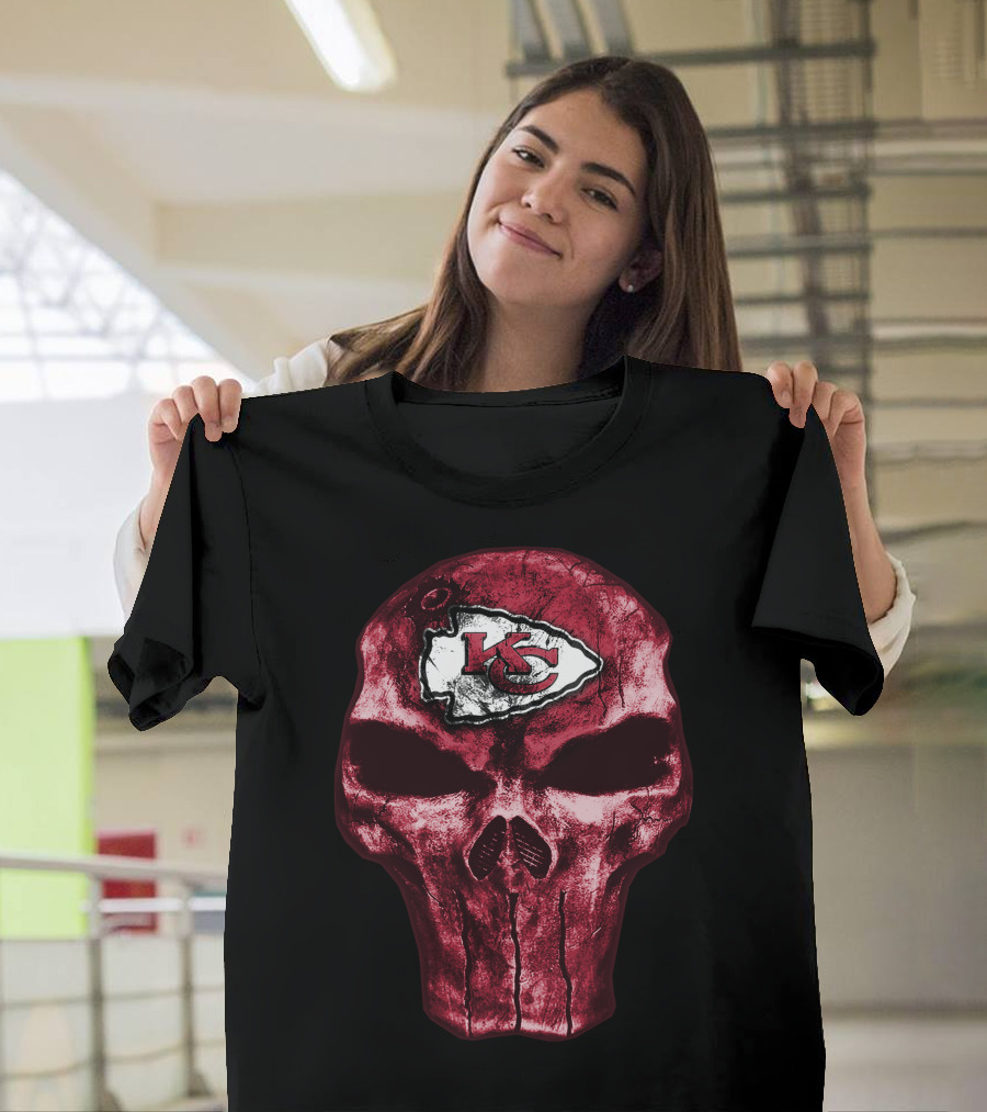 Skull Design Featuring Kansas City Chiefs T-Shirt