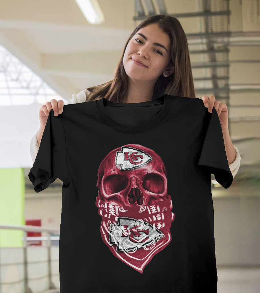 Kansas City Chiefs Skull Bandana T-Shirt