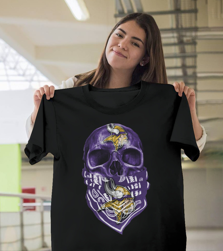 Skull Purple Bandana Minnesota Vikings NFL Football Team T-Shirt