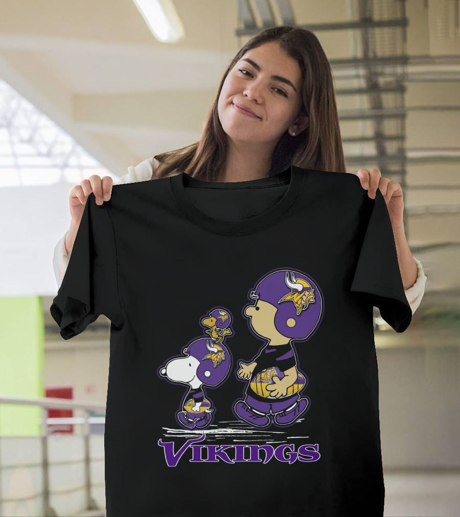 Snpfootball Minnesota Vikings Peanuts Characters Vikings Helmets T-Shirt