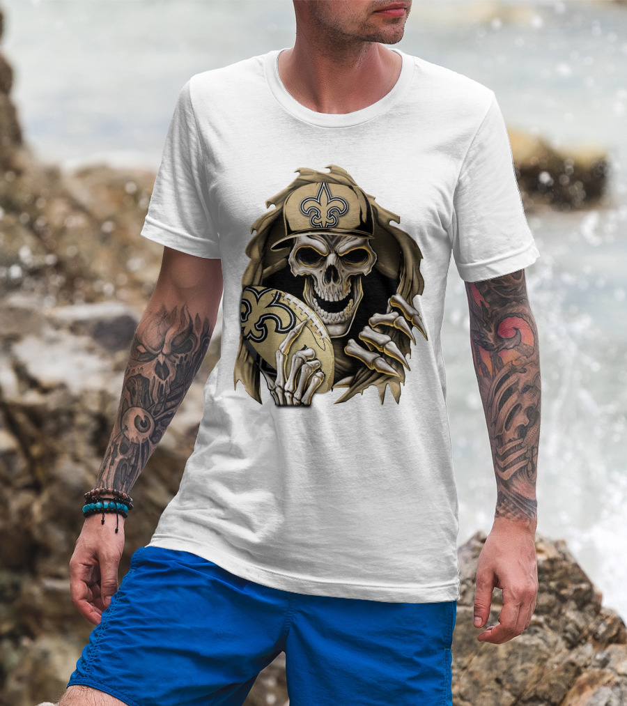 Skullbong New Orleans Saints Skeleton Holding Football With Fleur-de-Lis Cap T-Shirt