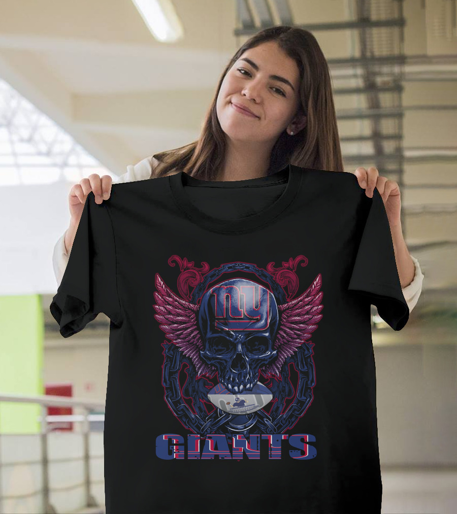 Skullfb New York Giants Winged Skull Design with Football Helmet and Chains T-Shirt
