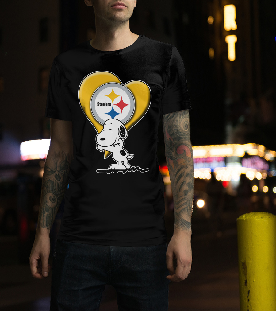 Snoopy Hugging Heart Steelers Logo Pittsburgh Steelers Fan Gear T-Shirt