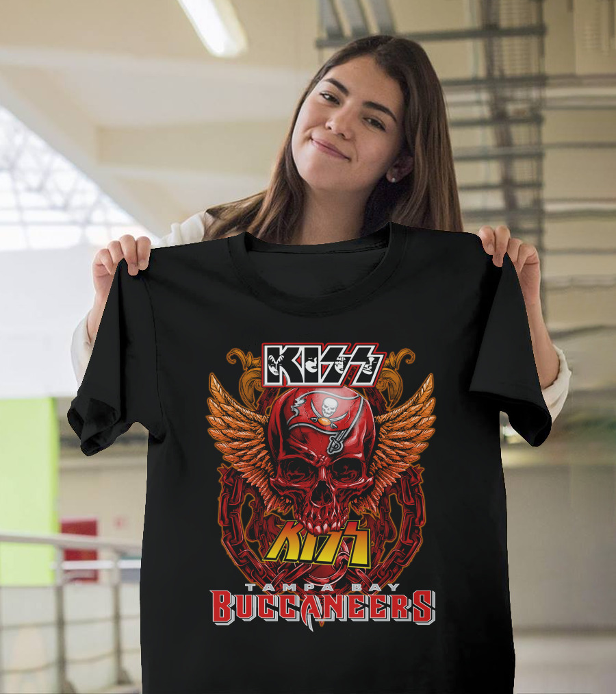 Kiss Tampa Bay Buccaneers Skull With Wings T-Shirt