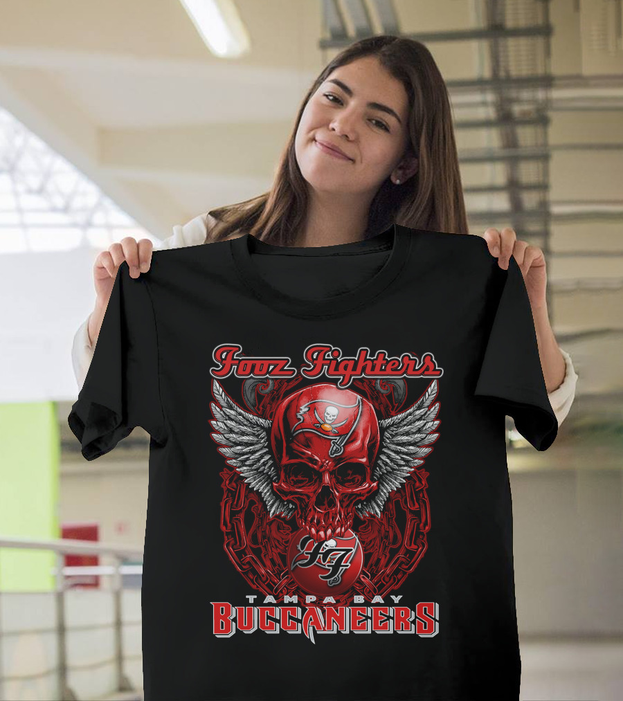 Fooz Fighters Tampa Bay Buccaneers Skull Wings T-Shirt