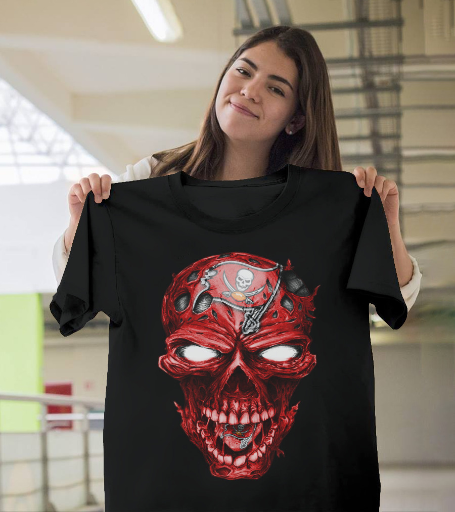 Skull V2 Tampa Bay Buccaneers Logo Red Skull T-Shirt