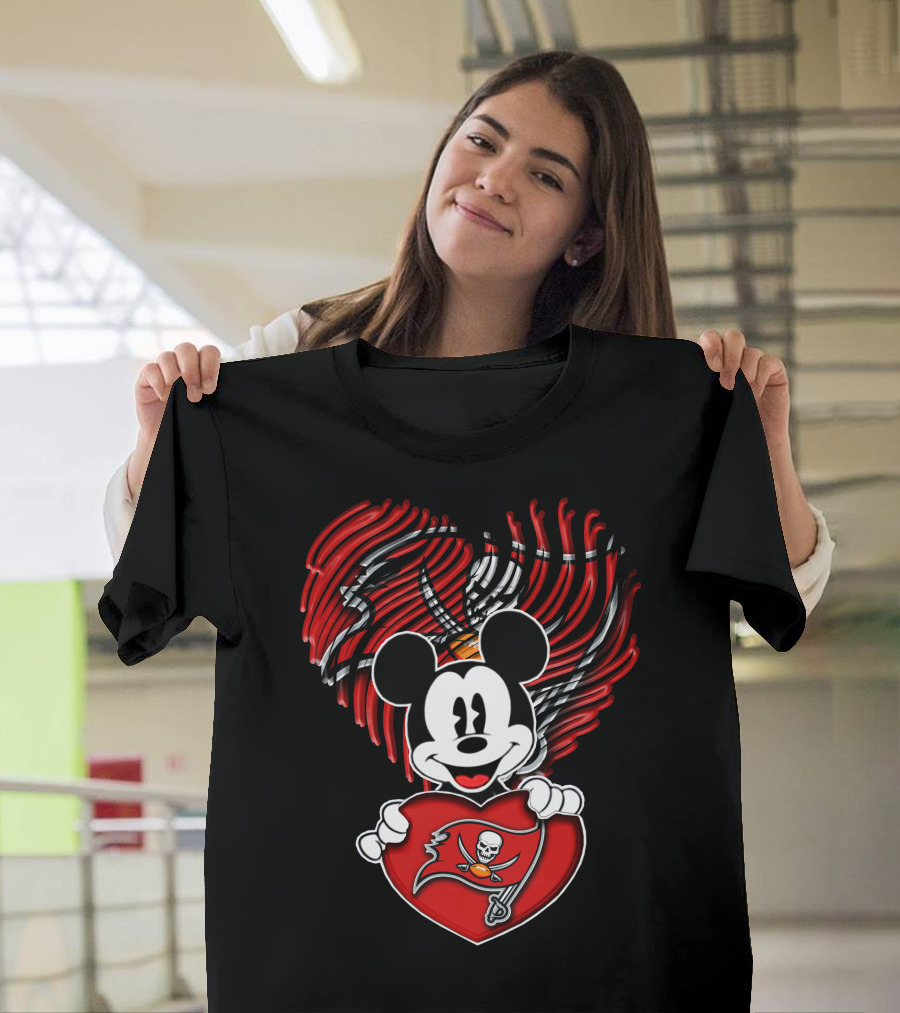 Mick Mouse Heart Tampa Bay Buccaneers T-Shirt