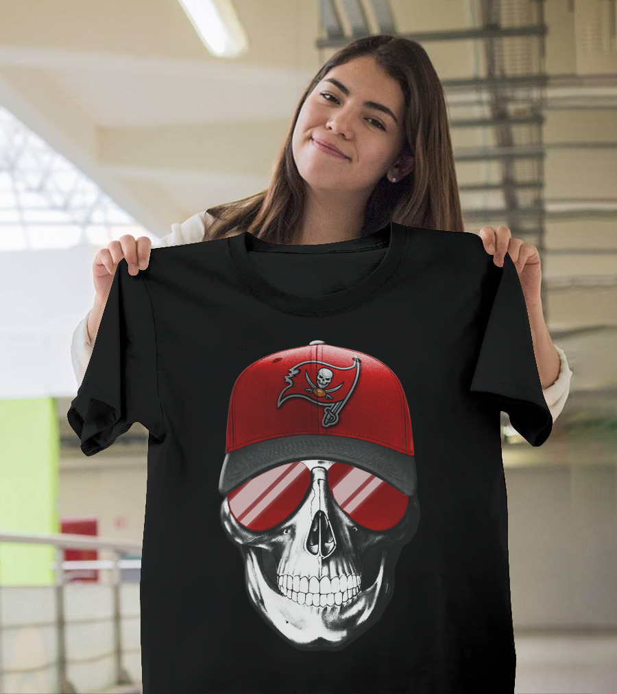 Skull V7 Tampa Bay Buccaneers Red Cap Reflective Glasses T-Shirt