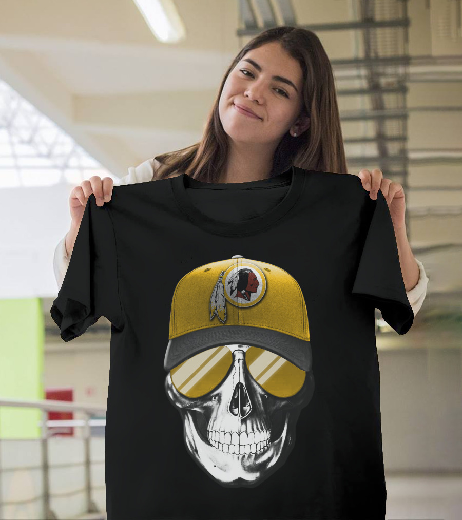 Skull V7 Washington Redskins Hat And Sunglasses T-Shirt