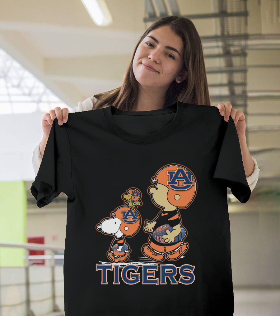 Snpfootball Auburn Tigers Peanuts Characters T-Shirt