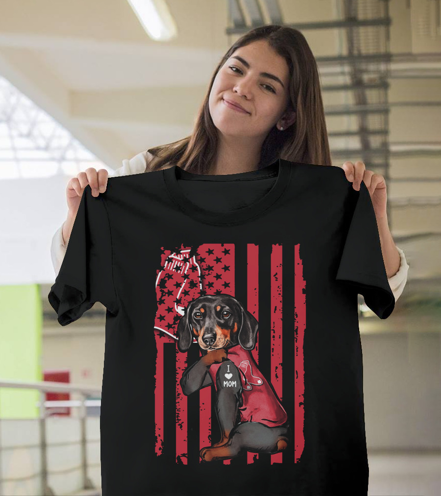 Dachshund I Love Mom Boston Red Sox T-Shirt