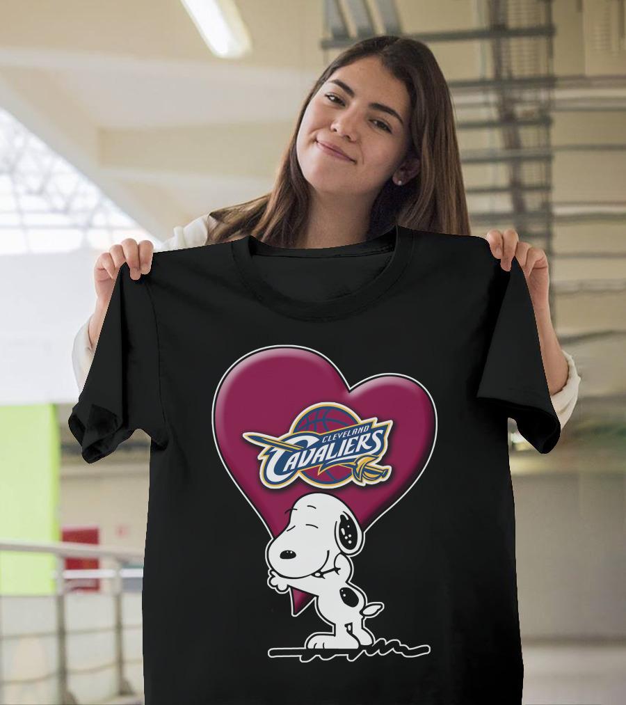 Snp V1 Cleveland Cavaliers Heart Basketball Snoopy Hugging T-Shirt
