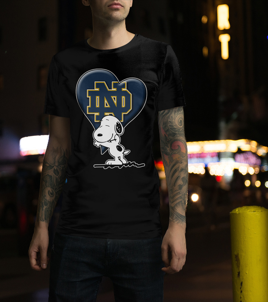 Snoopy Heart Hug Notre Dame Fighting Irish Nd T-Shirt