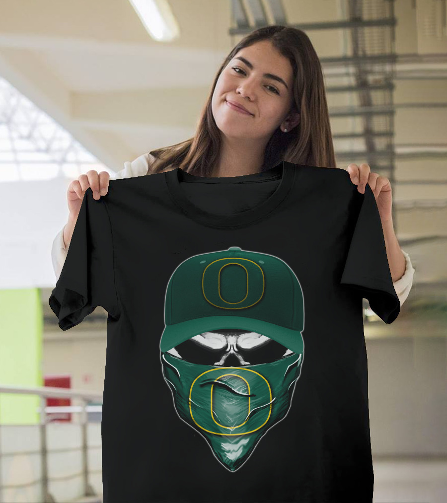 Skull Oregon Ducks Hat and Bandana T-Shirt