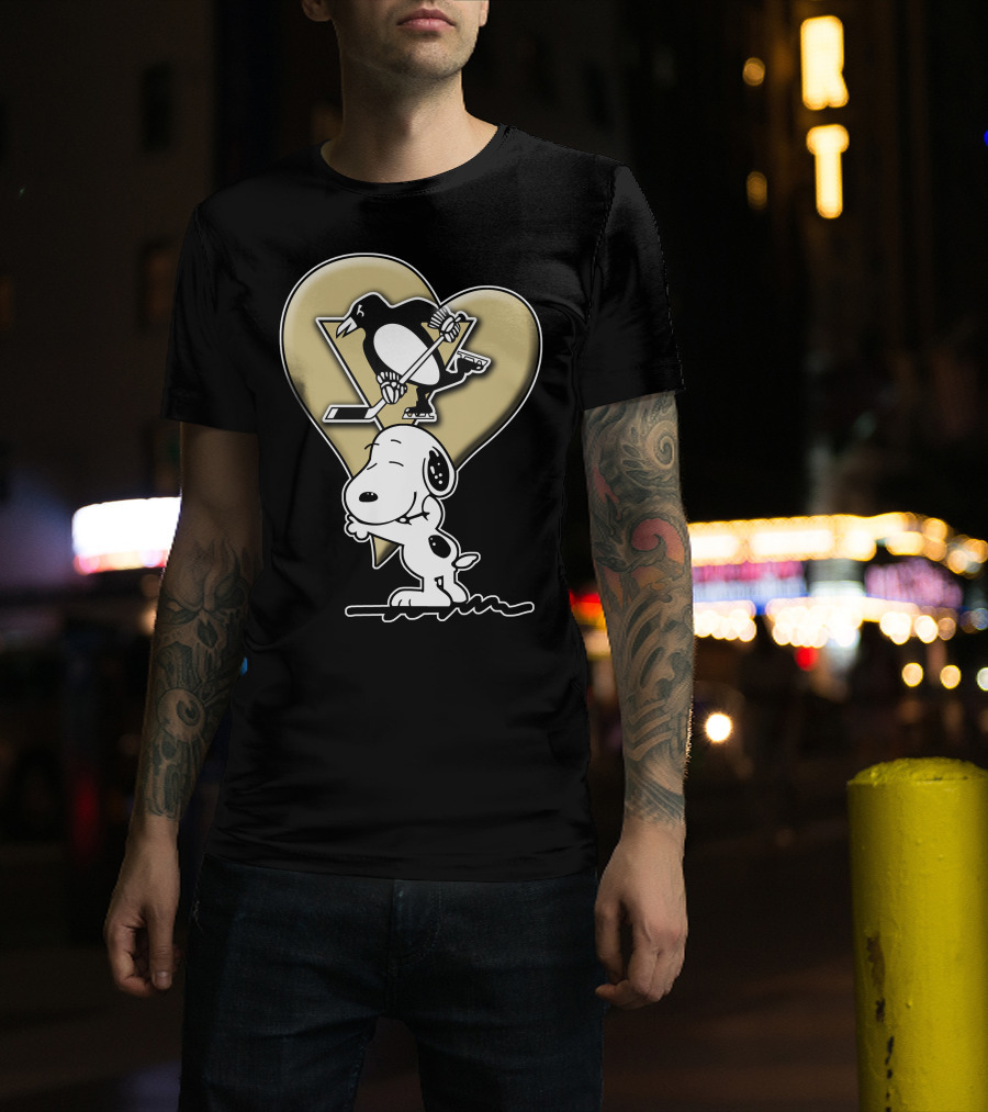 Snoopy Heart Hockey Pittsburgh Penguins Snp T-Shirt