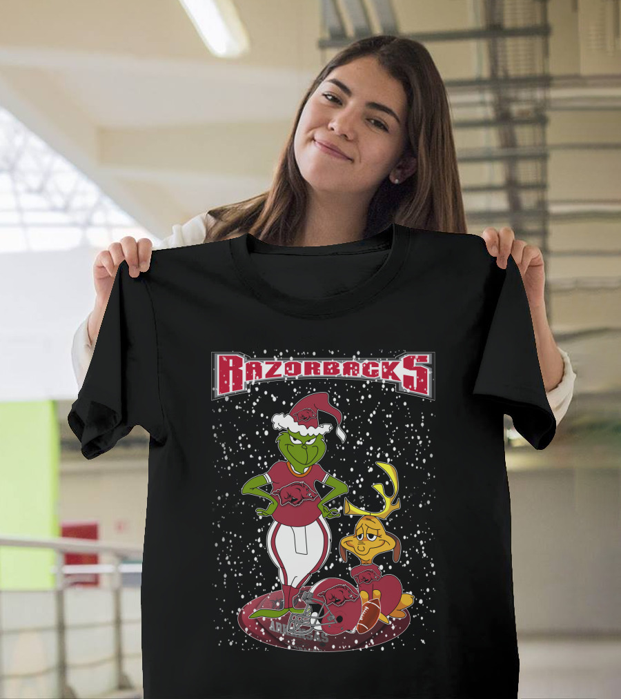 Grinchxmas Arkansas Razorbacks Snowy Holiday Scene T-Shirt