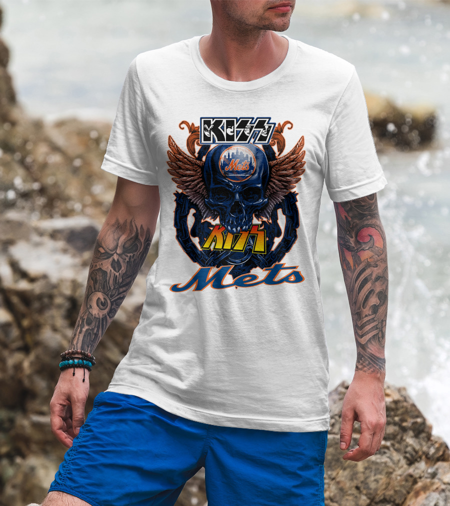 Kiss Mets Skull With Wings And Chain T-Shirt