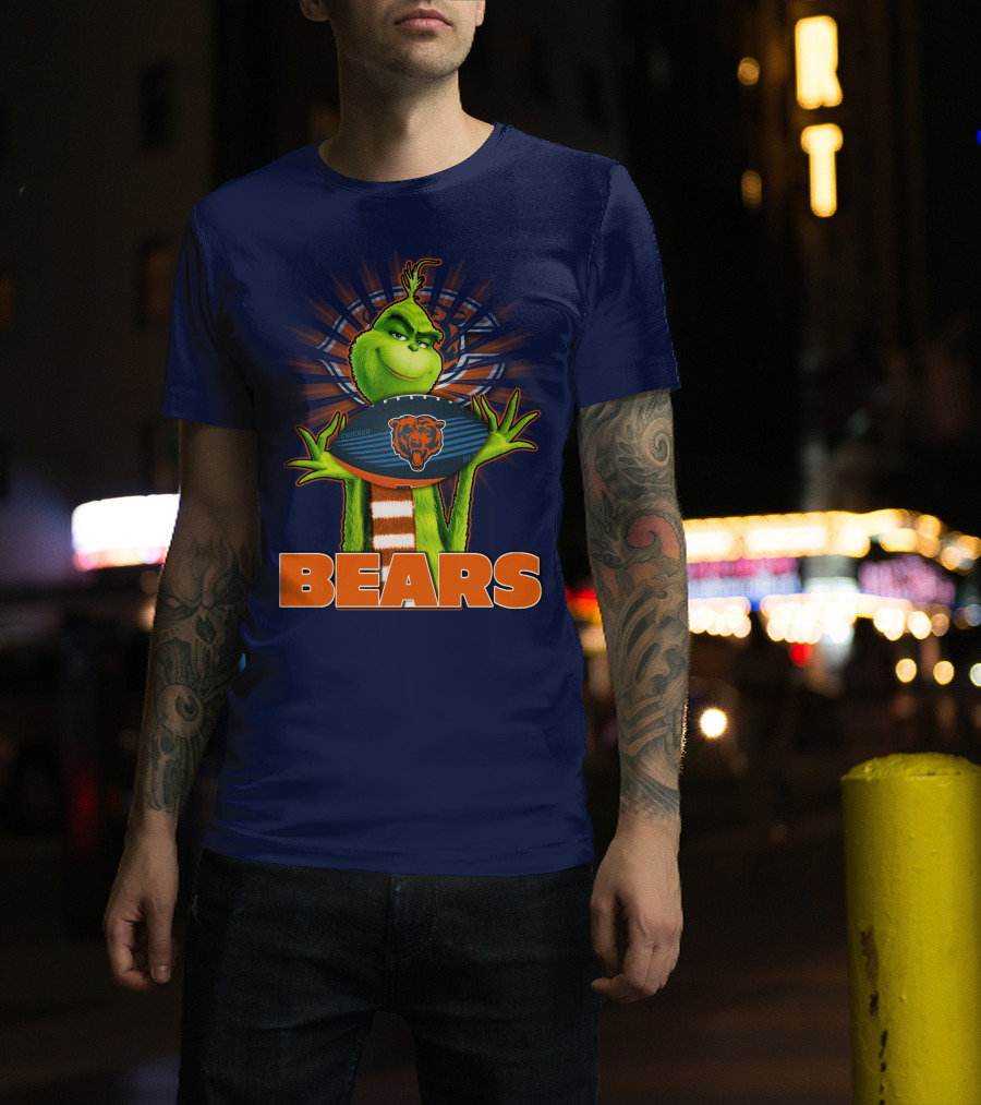 Grinch Holding Chicago Bears Football BEARS T-Shirt