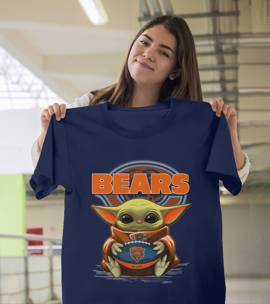 Yoda BEARS Baby Holding Chicago Football T-Shirt