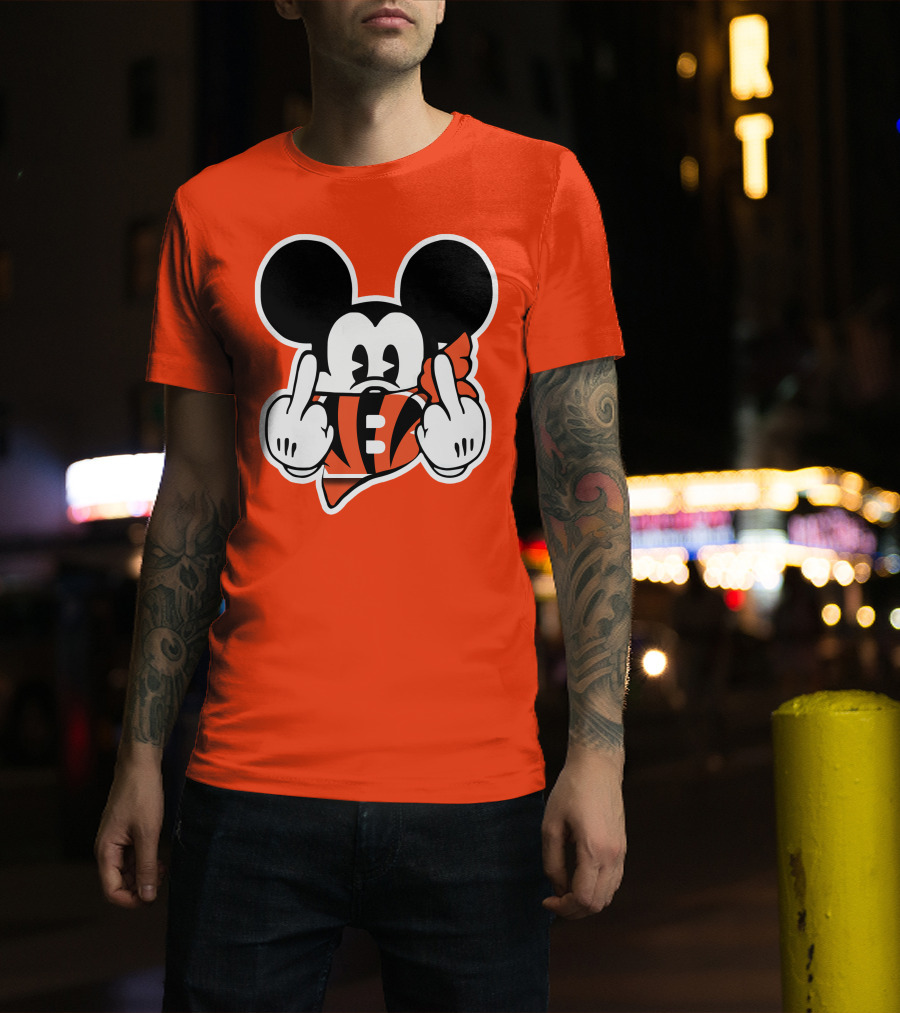 Cincinnati Bengals 29 Mickey Mouse Football Fan Gesture T-Shirt