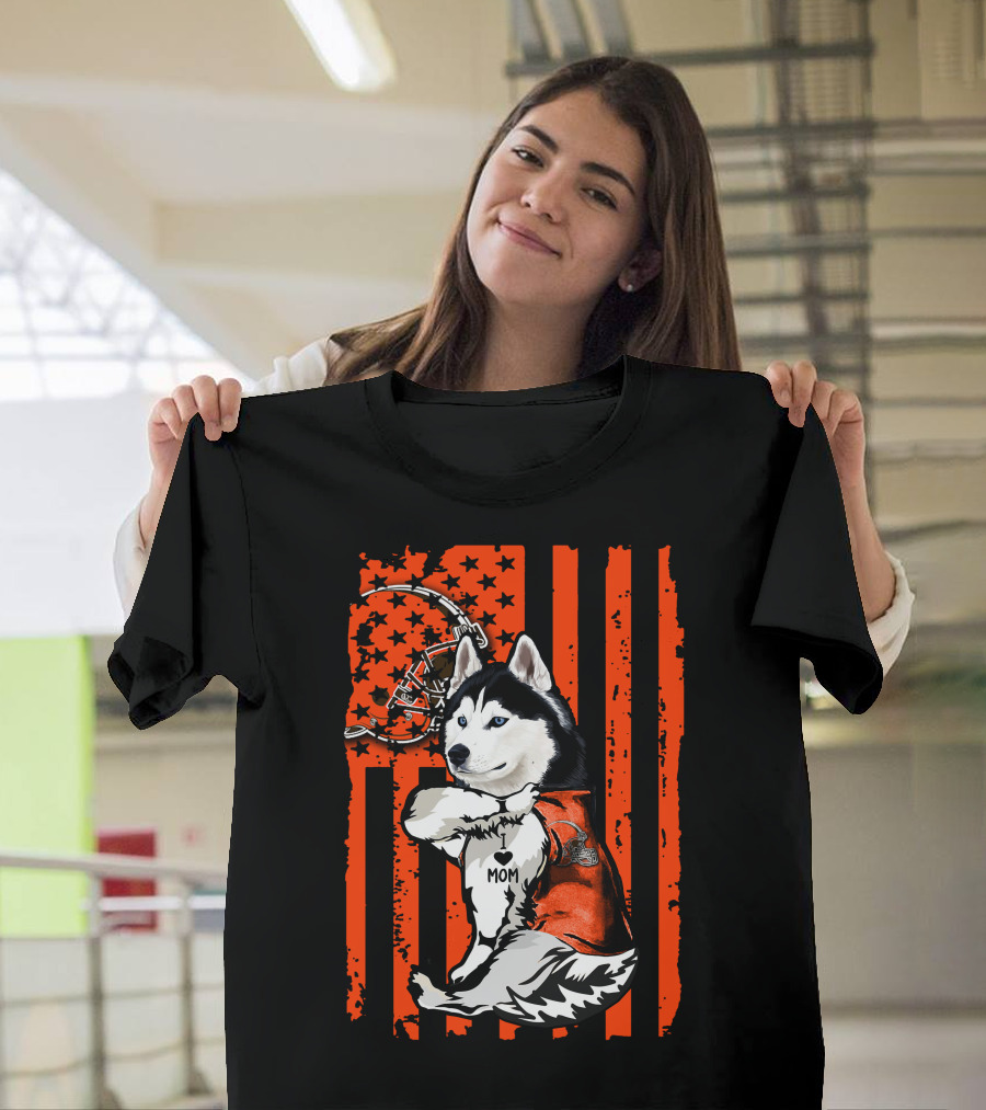 Siberian Husky CLEVELAND BROWNS Football Fan Love Mom T-Shirt