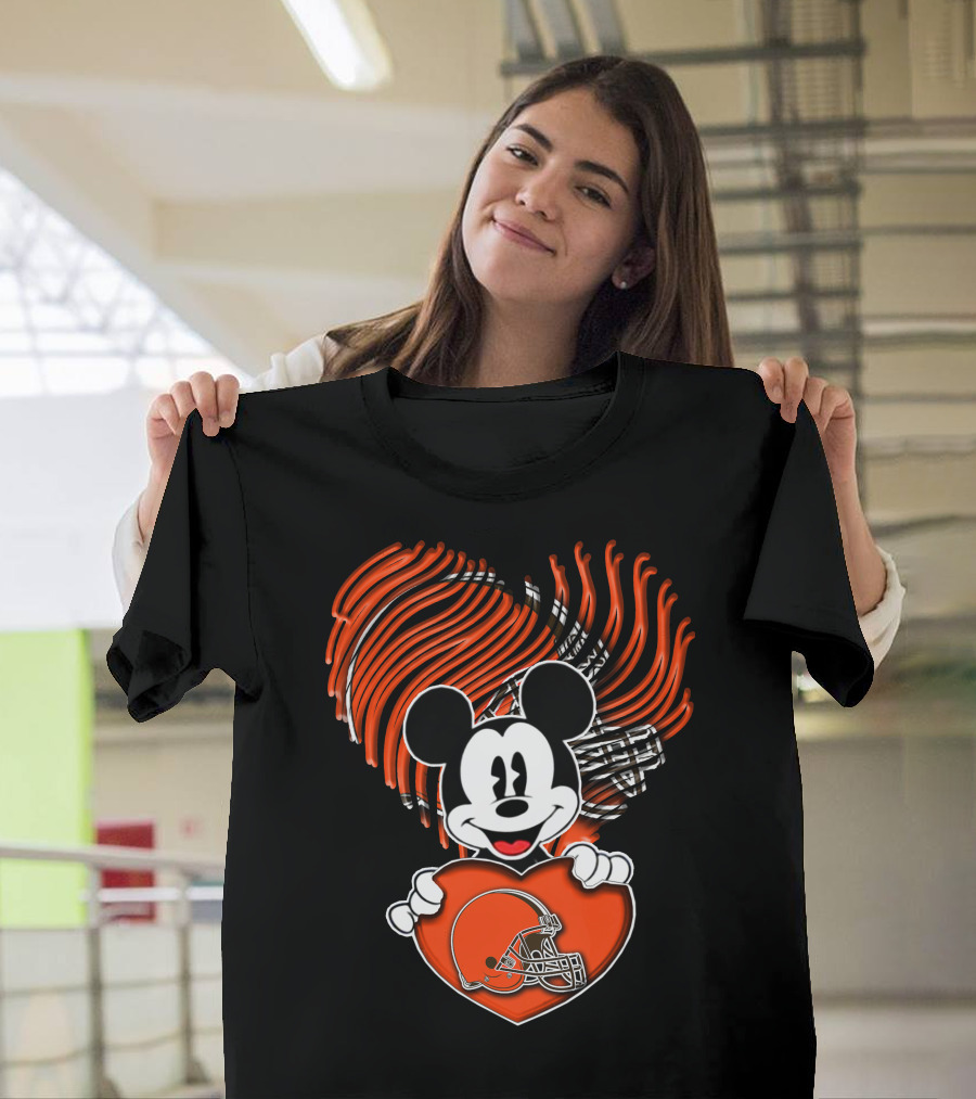 Mick Holding Cleveland Browns Heart Fingerprint Background T-Shirt