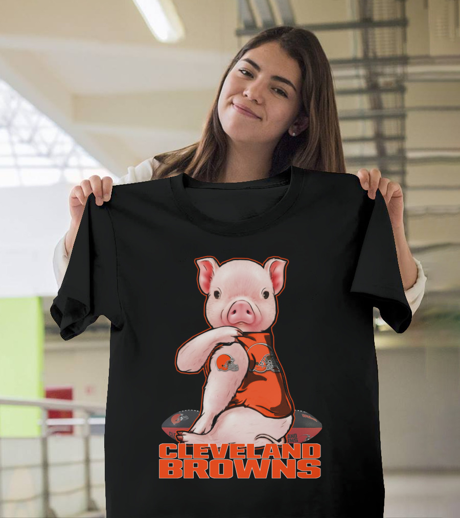Cleveland Browns Pig With Team Logo Jersey And Football T-Shirt