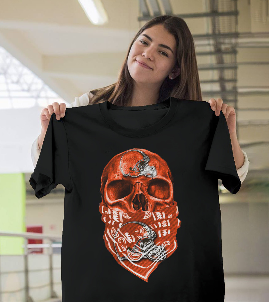 Skull Cleveland Browns Helmet Bandana T-Shirt