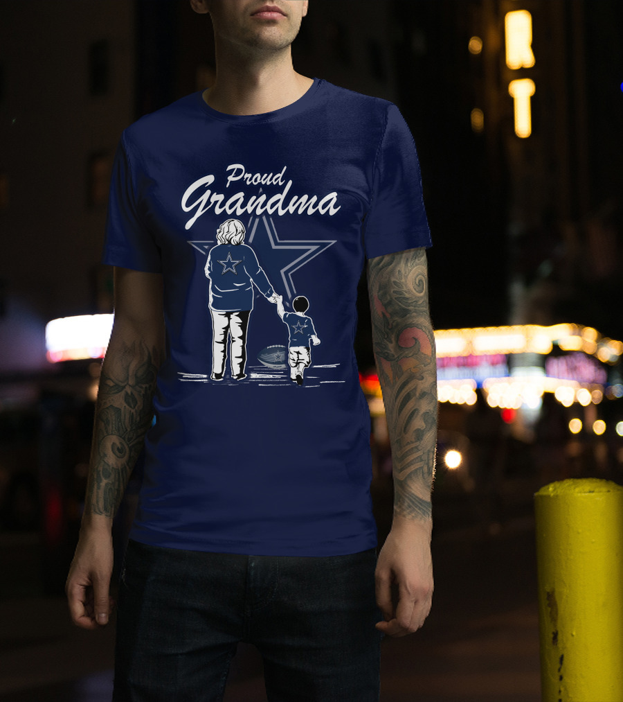 Proud Grandma Dallas Cowboys Star Holding Hands With Child Football T-Shirt