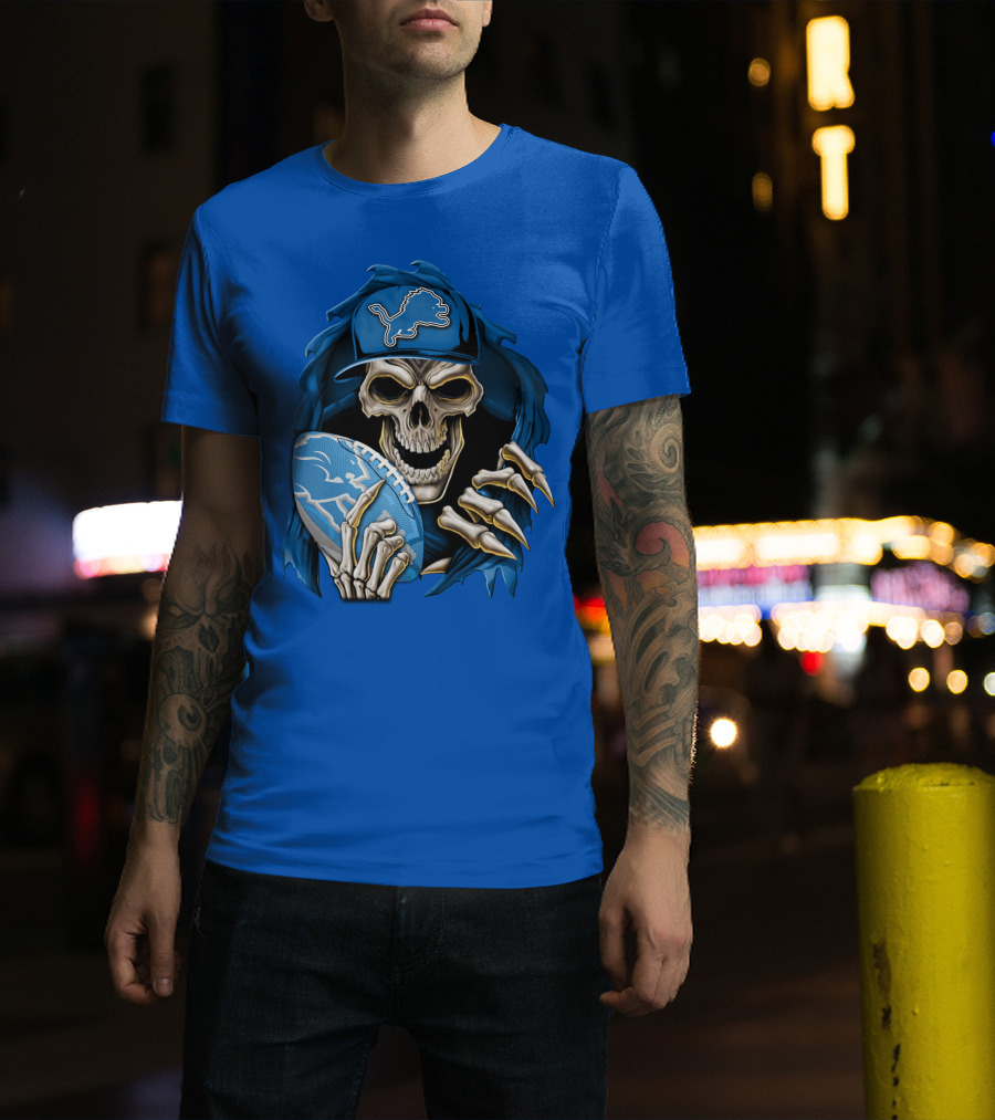 Skullbong Detroit Lions Skeleton Holding Football In Detroit Lions Cap T-Shirt