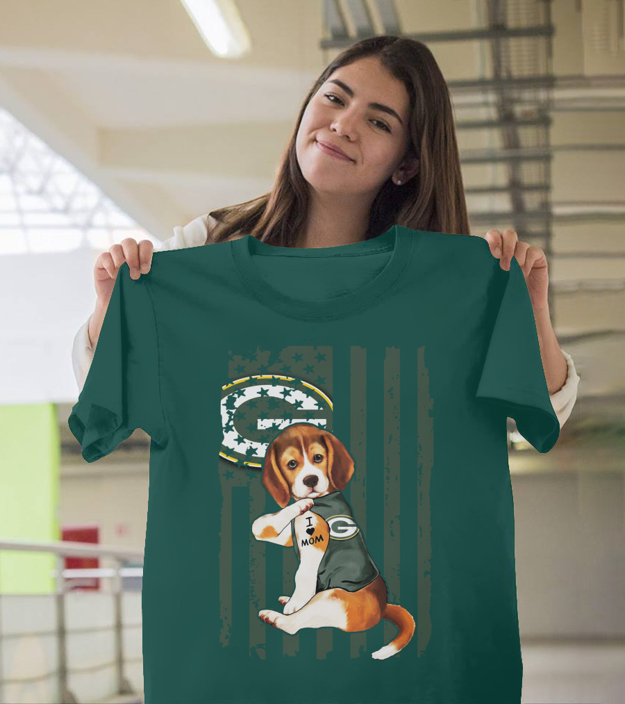 Beagle Wearing Green Bay Packers Jersey with I Love Mom Tattoo T-Shirt