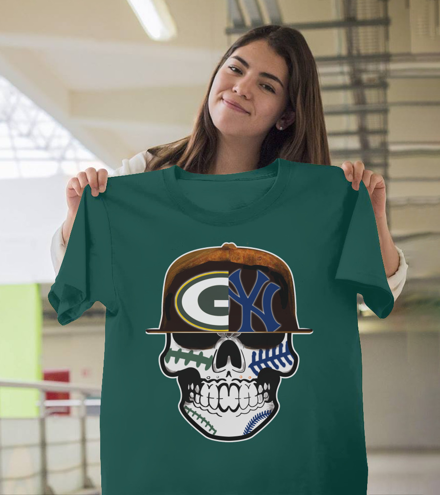 Green Bay Packers New York Yankees Split Skull Cap T-Shirt