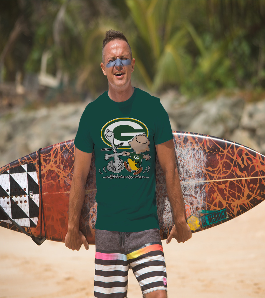 Green Bay Packers Snoopy Charlie Brown Fan Celebration T-Shirt