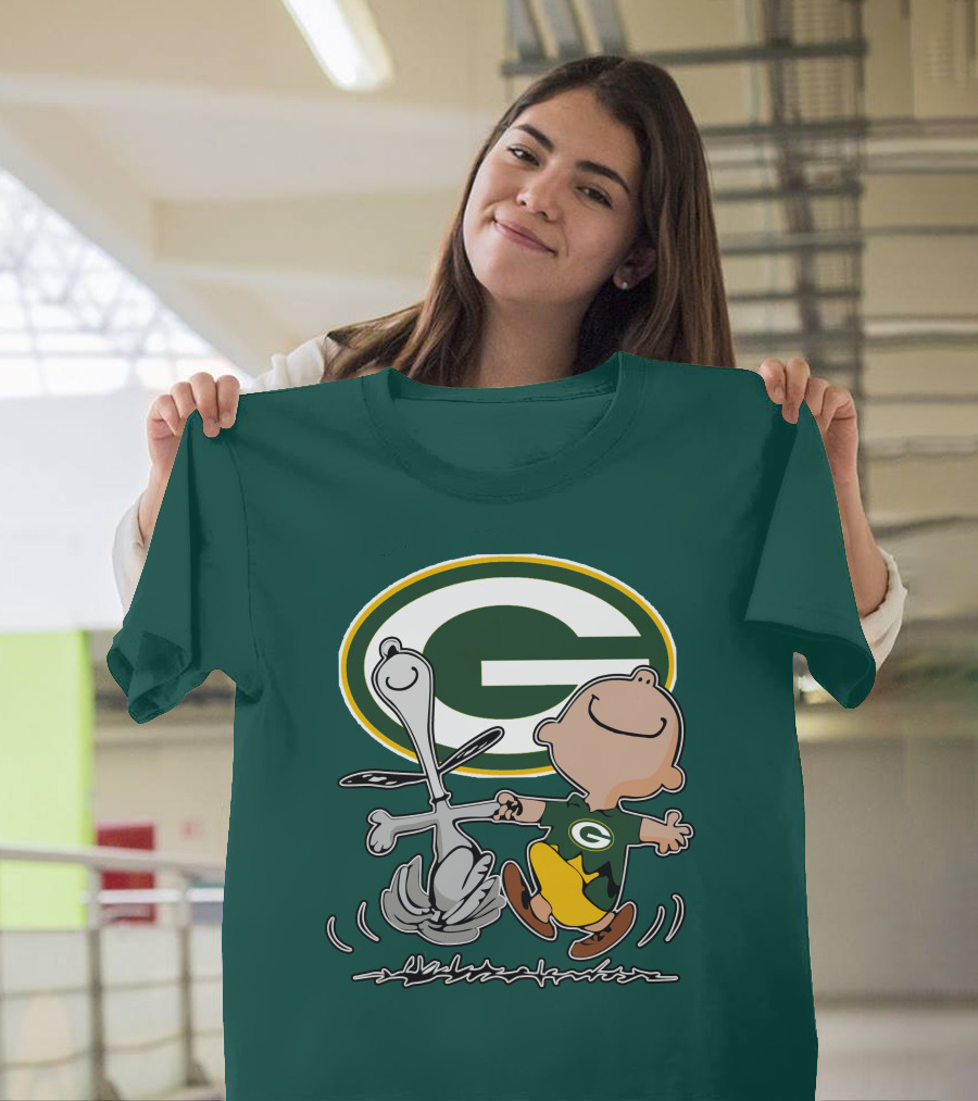 Green Bay Packers Snoopy Charlie Brown Fan Celebration T-Shirt