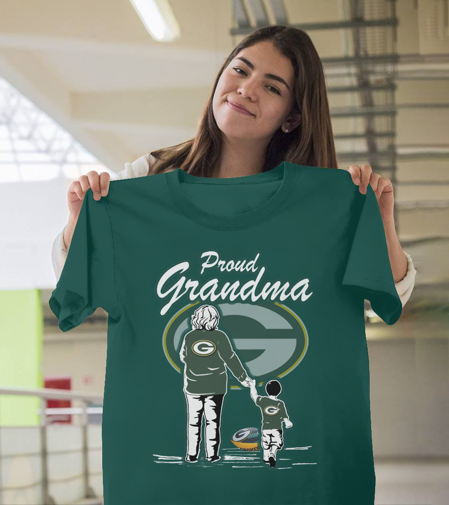 Proud Grandma Green Bay Packers Family Logo Scene T-Shirt