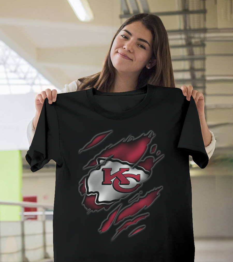 Torn Kansas City Chiefs KC Arrowhead Logo Tear Effect T-Shirt
