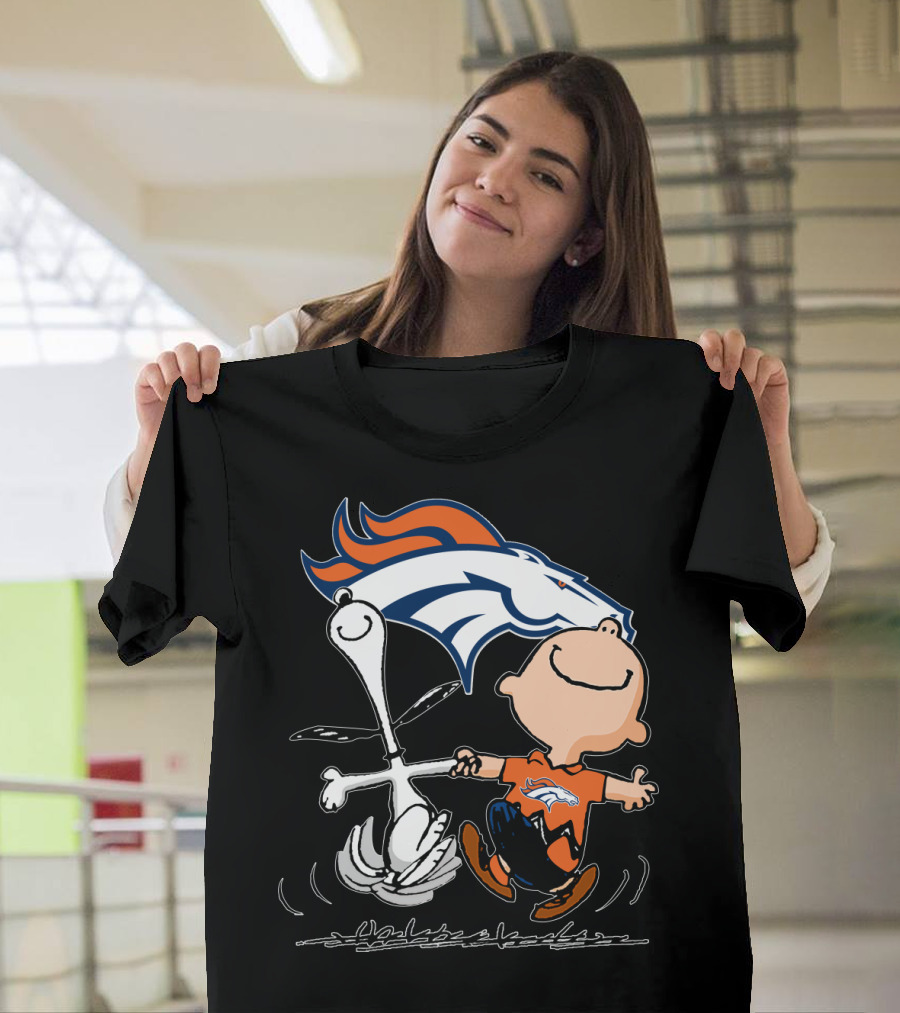 Snoopy Charlie Brown Dancing With Denver Broncos T-Shirt