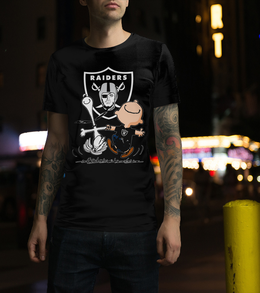 Snoopy Dancing With Charlie Brown Oakland Raiders T-Shirt
