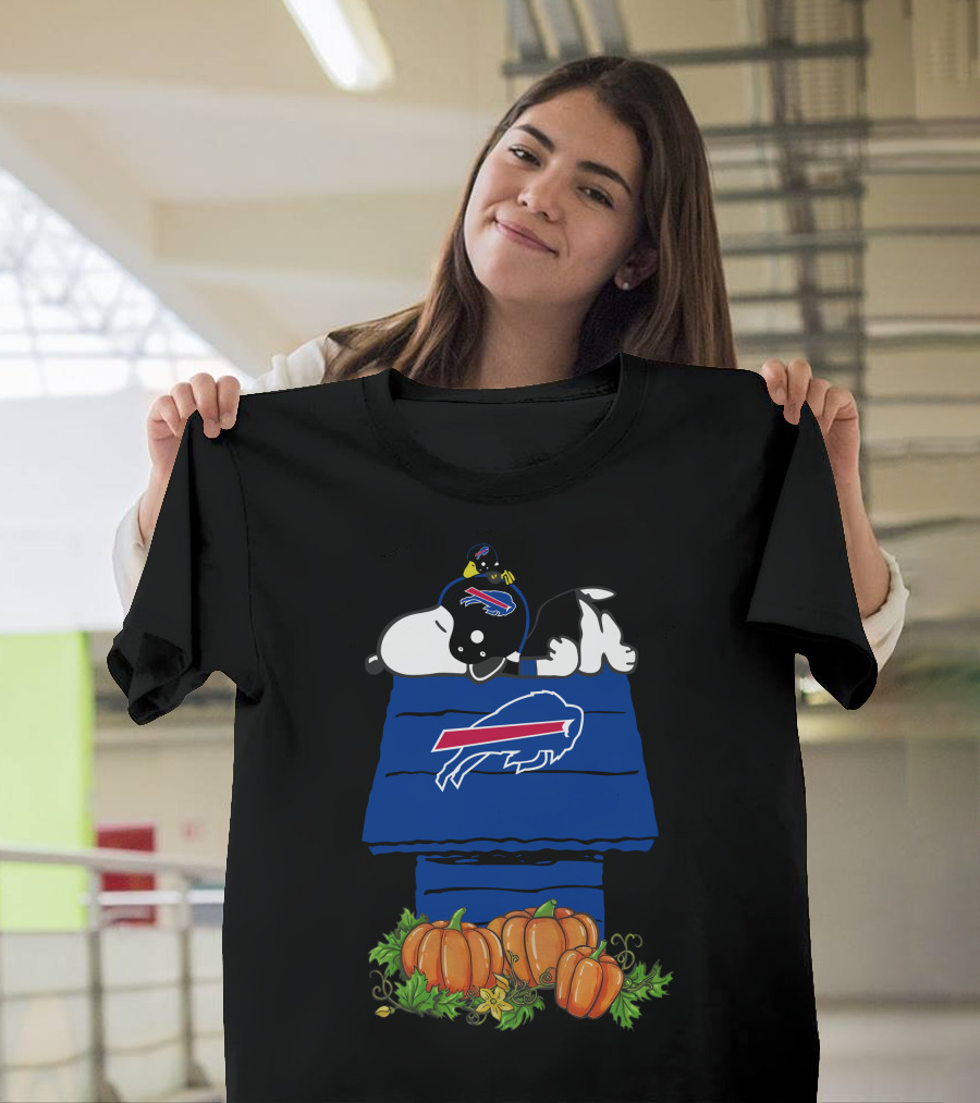 Buffalo Bills Snoopy Doghouse Pumpkins T-Shirt