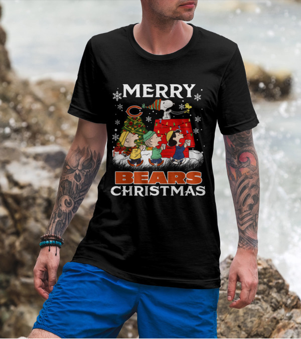 Chicago Bears Snoopy Merry Christmas Peanuts Holiday T-Shirt