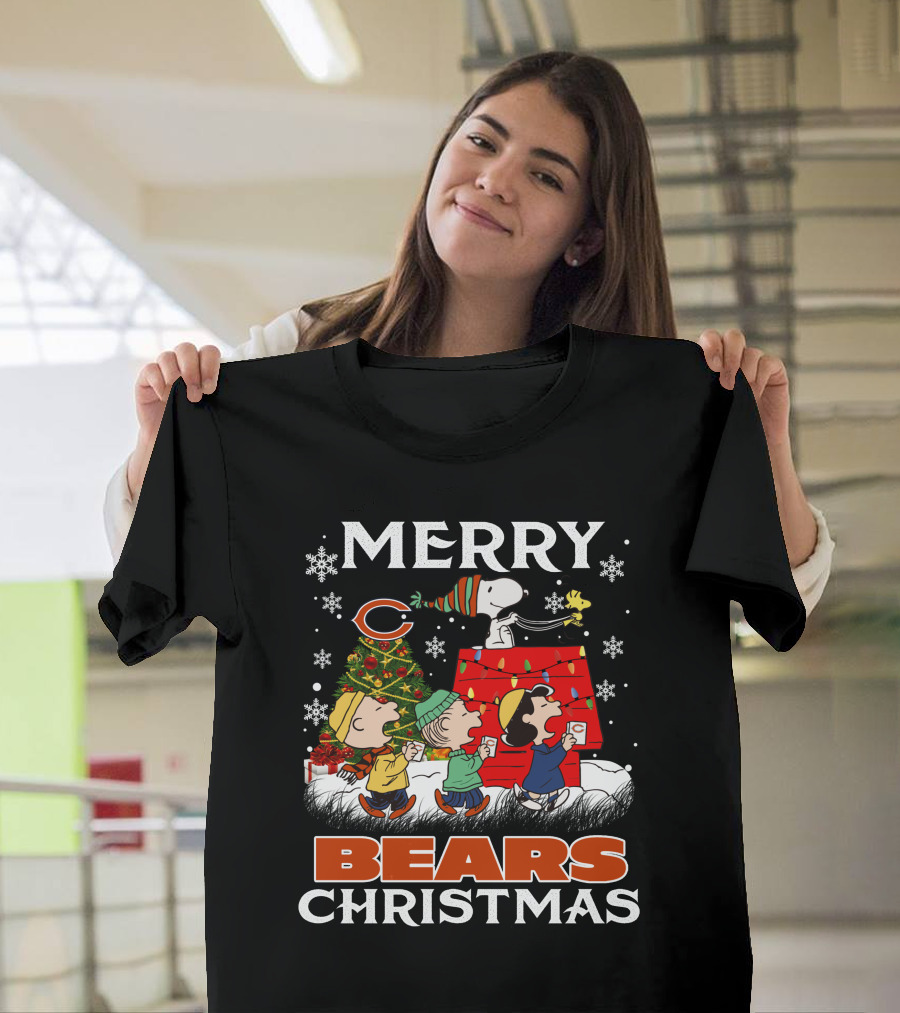 Chicago Bears Snoopy Merry Christmas Peanuts Holiday T-Shirt