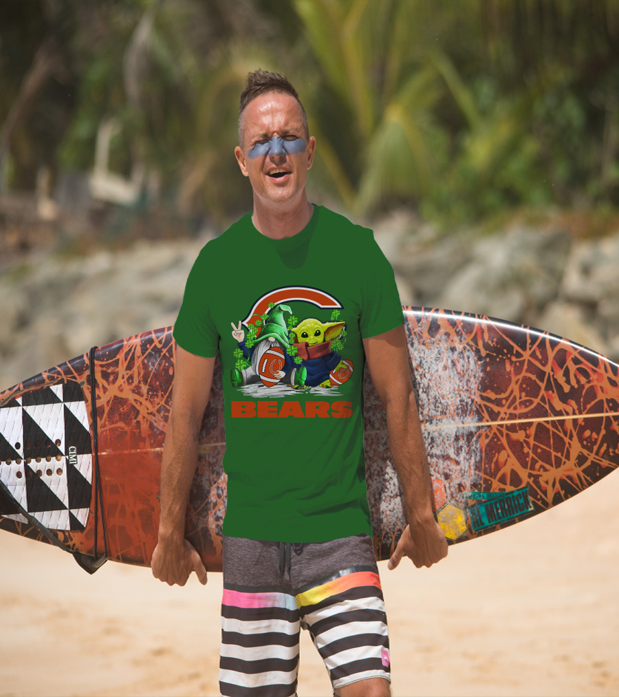 Chicago Bears St. Patrick's Day Football Gnome And Baby Alien T-Shirt