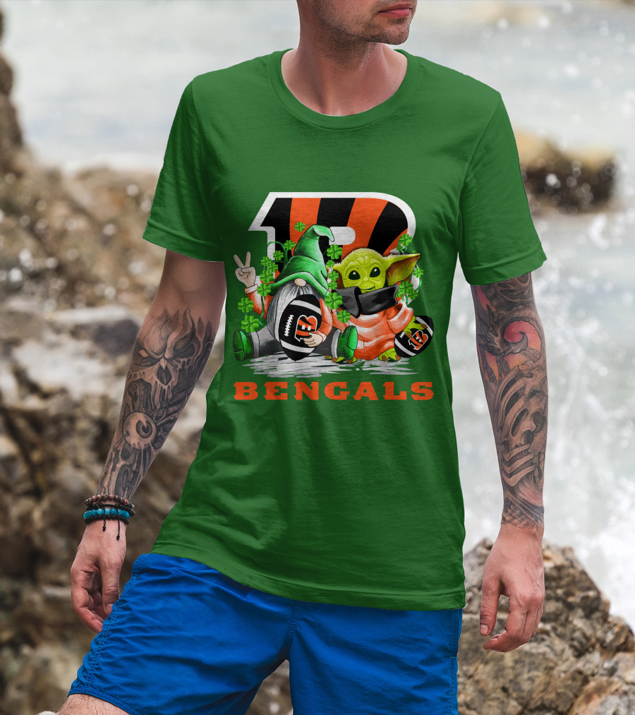 Cincinnati Bengals St. Patrick's Day Gnome And Baby Yoda Football T-Shirt