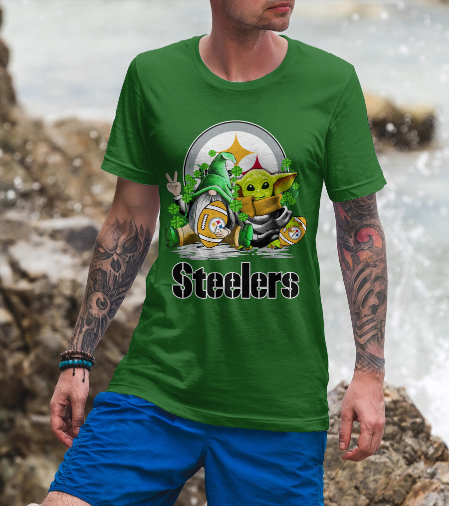 Steelers St. Patrick's Day Football Gnome And Baby Yoda With Shamrocks T-Shirt