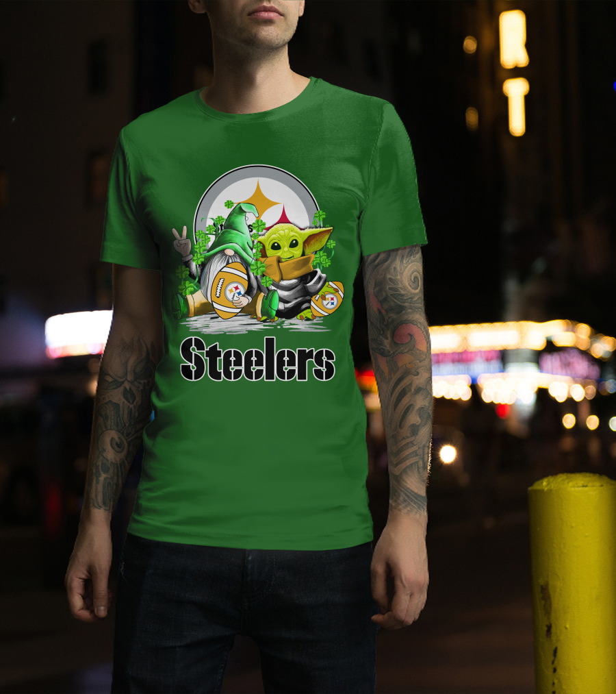 Steelers St. Patrick's Day Football Gnome And Baby Yoda With Shamrocks T-Shirt