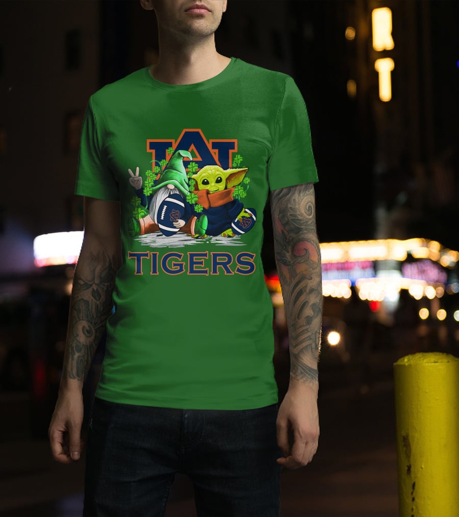 Auburn Tigers St. Patrick’s Day Football Gnome And Yoda Fan T-Shirt